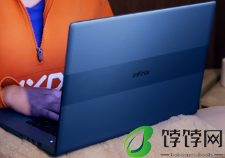 Infinix的新款INBook Y3 Max是一款采用全金属设计的廉价笔记本电脑